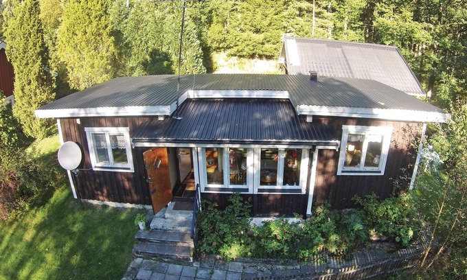 Drakabygget House | Charming Cottage Retreat in Scenic Hallandsåsen Village