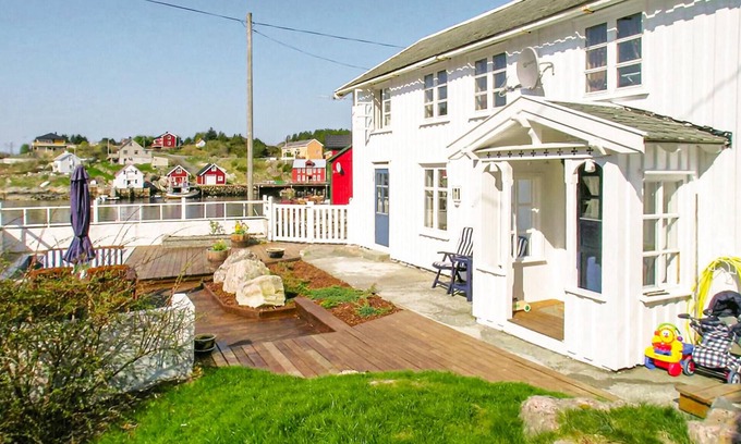 Averoy Municipality House | Cozy Retreat with Pool, Lake Views, and Family-Friendly Perks