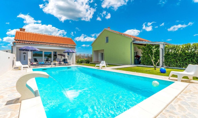 Velim House | Discover a Poolside Getaway in Vuki Village