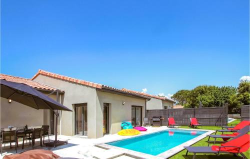 Cleon-d'Andran House | Cozy Retreat in Cléon Dandran with Pool and Kitchenette