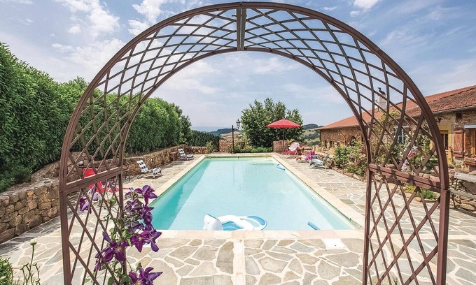 Thizy-les-Bourgs House | Exceptional 5-Bedroom Retreat in Thizy-les-Bourgs
