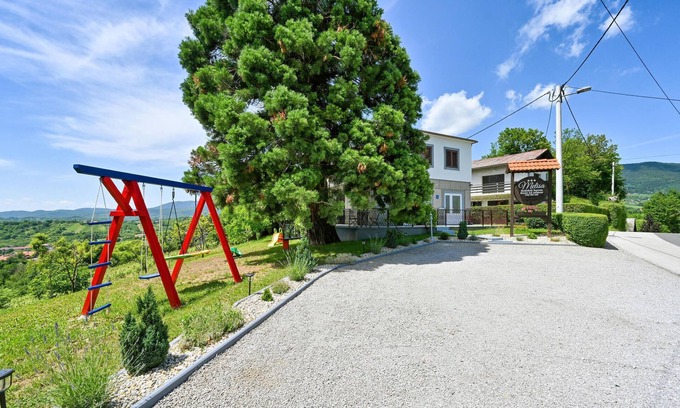 Breznik Plesivicki House | Cozy Cottage Near National Park with Spa & Lake Views