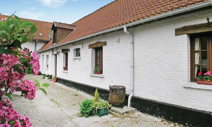 Hames-Boucres House | Exceptional 3 Bedroom Stay in Hames Boucres with Spa
