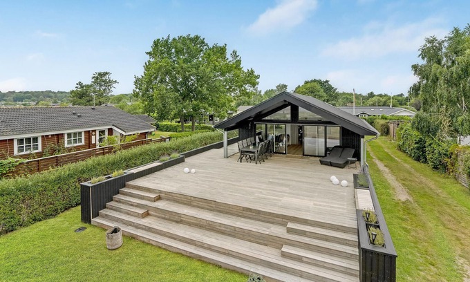 Hejsager Strand House | Cozy Cottage with Ocean View Just Steps from the Beach
