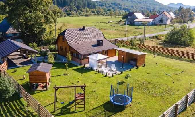 Gospic House | Discover a Unique Vacation Home with Lake View & Spa