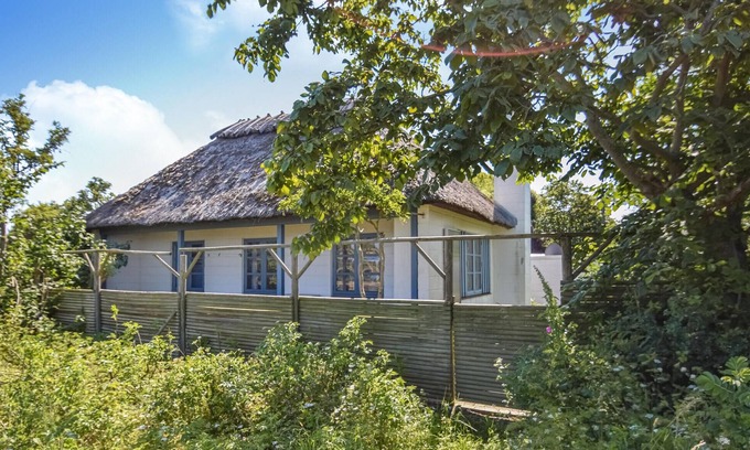Ristinge House | Cozy 2 Bedroom Escape with Ocean View in Humble