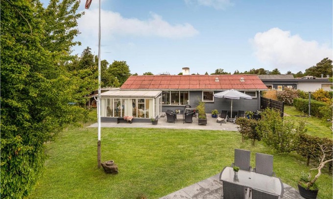 Juelsminde House | Cozy Home in Juelsminde with Kitchen and Child-Friendly Amenities