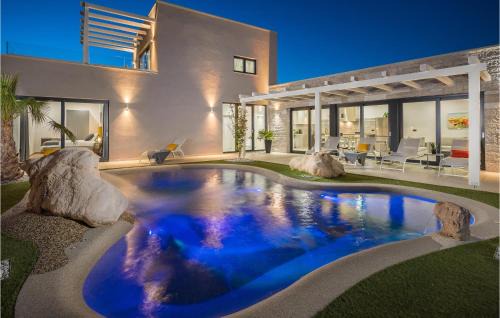 Kastelir House | Relaxing Getaway in Kastelir with Hot Tub and Pool