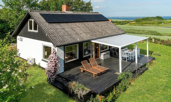 Knebel House | Experience Breathtaking Views on Helgenæs Peninsula