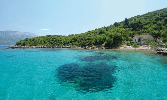 Cove Tri Zala (Zrnovo) House | Experience a Serene Mediterranean Getaway by the Sea