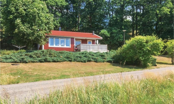 Kungsater House | Cozy Kungster Home with Kitchen for Family Getaways