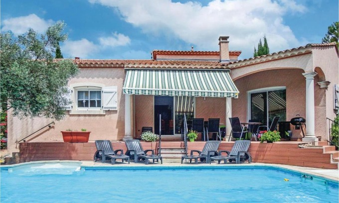 Lamalou-les-Bains House | Cozy Retreat in Lamalou Les Bains with Pool and Wifi