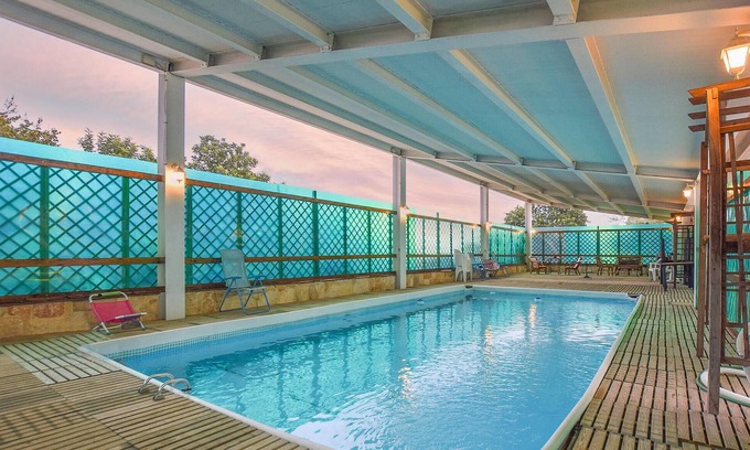 Casa Papa House | Cozy Villa with Private Outdoor Space and Pool Access