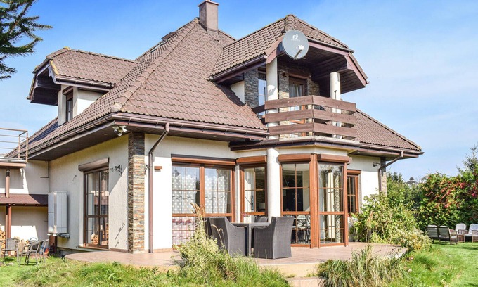 gmina Bedzino House | Five-Bedroom Retreat in Mscice with Hot Tub & Lake View