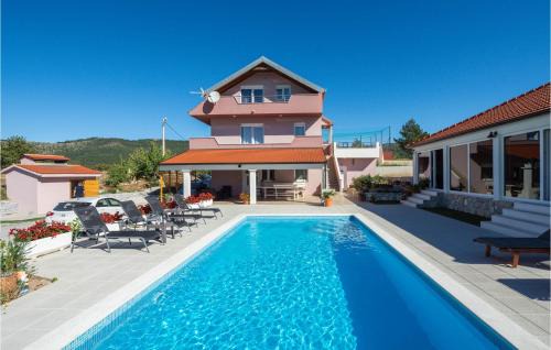 Neoric House | Comfortable Retreat at Cozy Home in Neoric with Pool