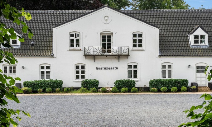 Nimtofte House | Lovely home in Nimtofte with WiFi