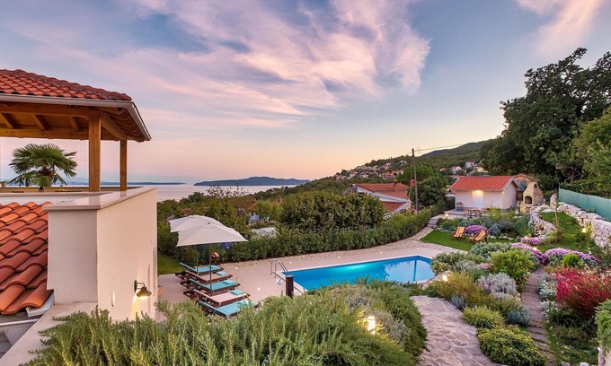 Opatija House | Family-Friendly 4 Bedroom Stay with Oceanfront Views