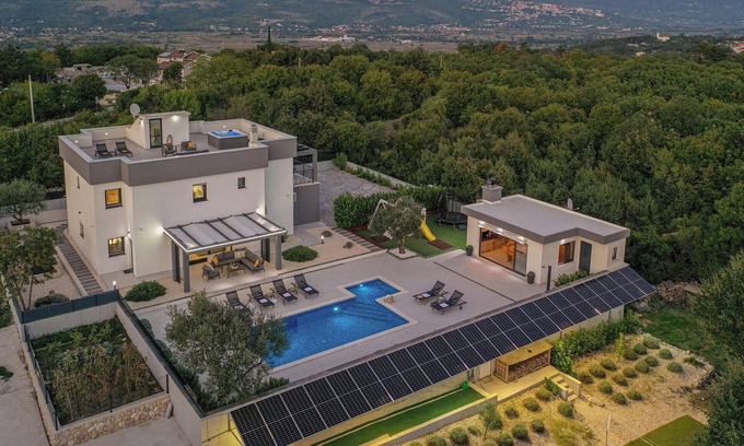 Podbablje House | Outstanding 5-Bedroom Retreat in Poljica with Pool & Spa