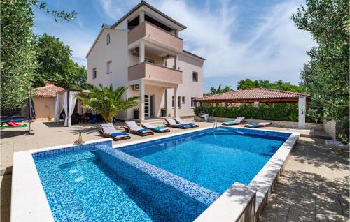 Velim House | Charming Home in Radasinovci with Pool and Kitchen