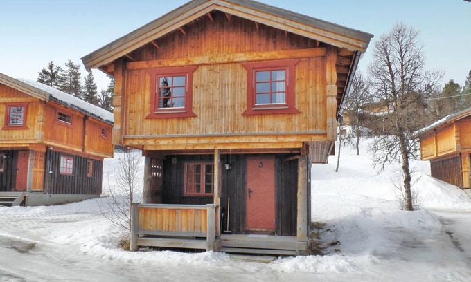 Ringebu House | Discover the Stabbur Vacation Home with Lake Views