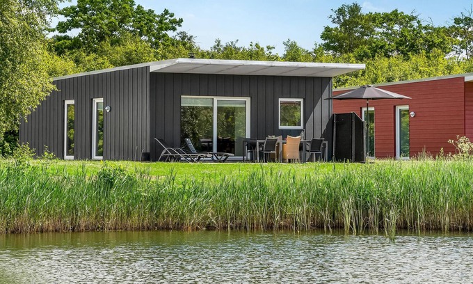 Ringkobing House | Cozy 3-Bedroom Stay in Ringkøbing with Lake View & Spa