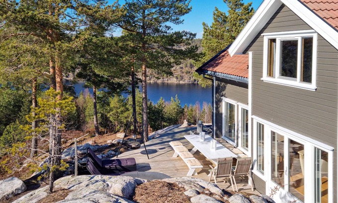 Risor House | Idyllic Risør Retreat with Panoramic Ocean Views Await