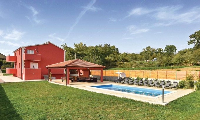 Hrvace House | Spacious 5-Bedroom Accommodation in Rumin with Pool