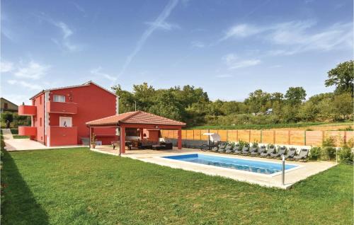 Hrvace House | Elegant Rumin Home with Kitchen, Pool & Hot Tub Access