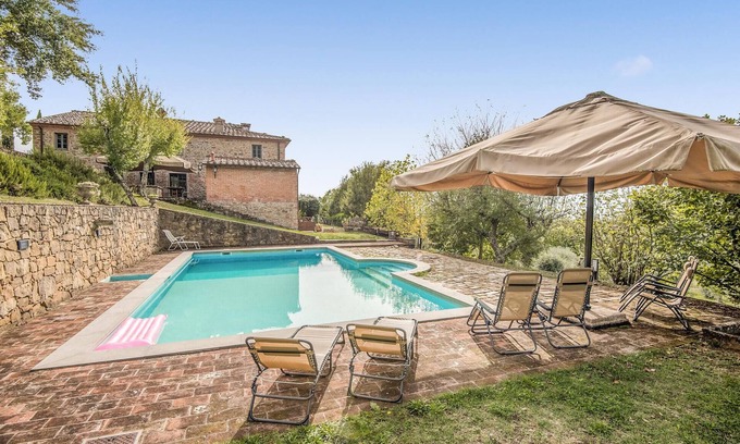 Ponte Buriano House | Relax in a Panoramic House with Pool and Spa Amenities