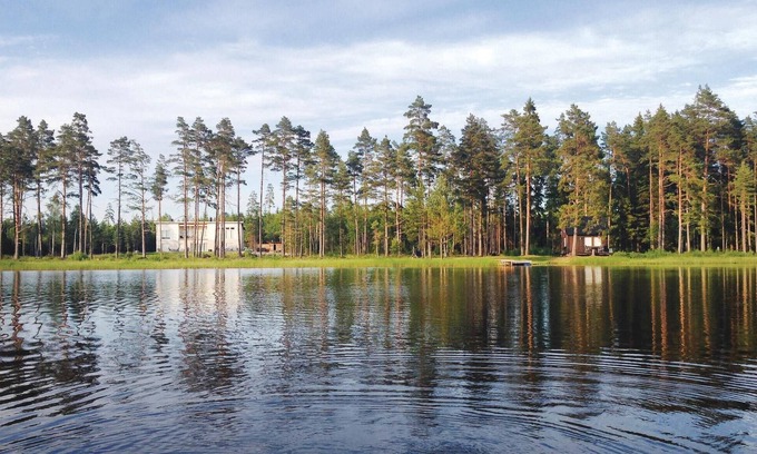 Sandhem House | Cozy Cottage Retreat Near Sandhem with Lake View & Spa