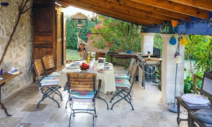 Sauzet House | Discover Your Ideal Provençal Vacation Home with Pool Access