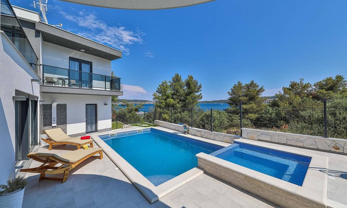 Seget Donji House | Experience Modern Comfort in Oceanfront Vacation Home