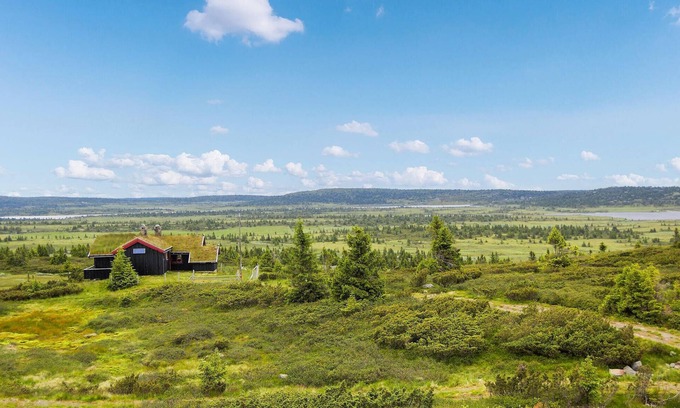 Oyer House | Relaxing Getaway in a Peaceful Setting with Lake View