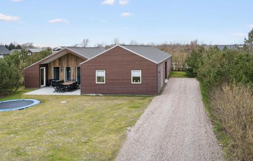 Skjern House | Cozy Retreat in Skjern: WiFi, Pool & Pet-Friendly Stay