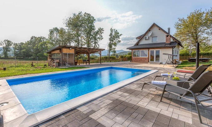 Gospic House | Discover a Family-Friendly Vacation Home in Gospic-Smiljan