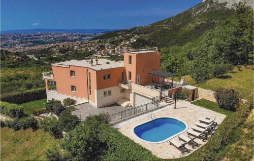 Klis House | Charming Solin Retreat with Panoramic Views and Private Pool