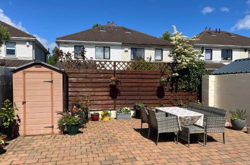 Ballyogan House | Inviting Home in South Dublin - Family-Friendly Retreat