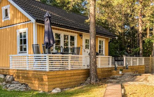 Storgardet-Tallasen-Tostero House | Cozy Strängnäs Home with Kitchen, Pet and Child Friendly