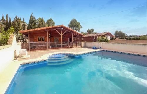Turis House | Relaxing Retreat in Turs with Inviting Swimming Pool