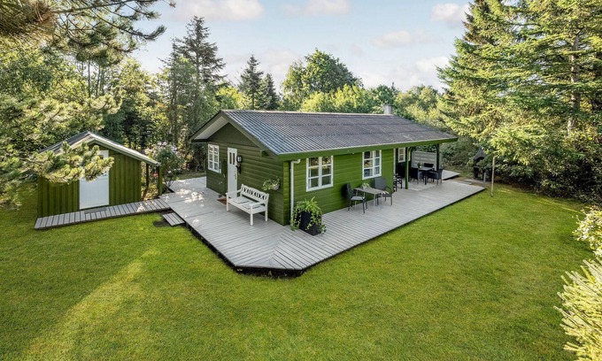 Sønder Nissum House | Cozy Cottage Steps from the Fjord with Oceanfront Views