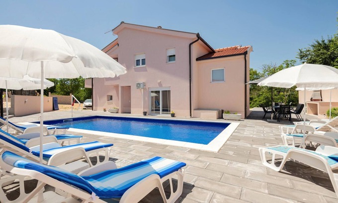 Imotski House | Elegant Vacation Home with Heated Pool & Guest Rated 10/10
