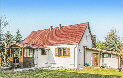 Wronki House | Modern Home in Wronki with Kitchen and Pet-Friendly Amenities