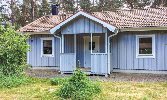 Yngsjo House | Cozy Cottage with Oceanfront Views & Spa Amenities
