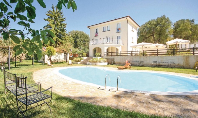 Vallo della Lucania House | Elegant 4 Bedroom Retreat with Pool in Massa d. Lucania