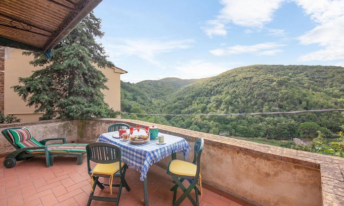 Sassa House | Relax in Tuscany: Guest Rated 10/10 with Spa & Kitchen!