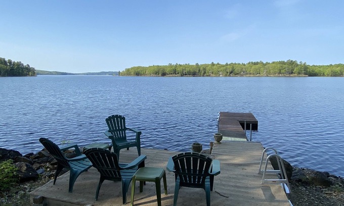 Wayne House | Idyllic Getaway at Androscoggin Lake - Guest Rated 10/10