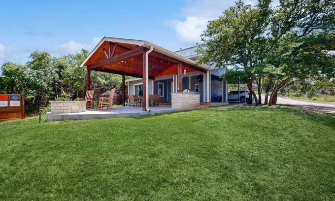 Dripping Springs House | Idyllic Retreat with Outdoor Kitchen & Gorgeous Views