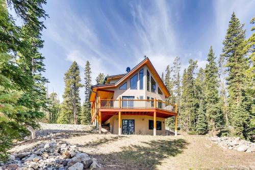 Valley of the Sun House | Picturesque Retreat with Private Hot Tub - Porcupine Slopes