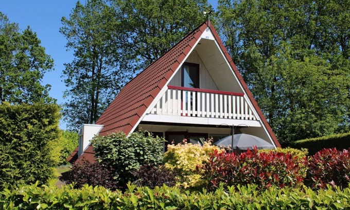 Zwiggelte House | Lovely House I View Garden and Farmland