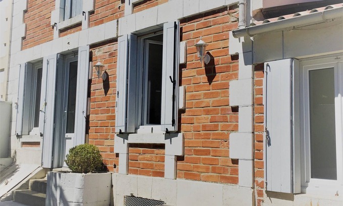 Pontaillac House | Beachside Retreat in Royan Pontaillac - 9.6/10 Rated